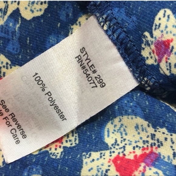 Cabi Flutter Sleeve Crossover-Back Button Detail Blouse, Size Medium - NWOT - Picture 10 of 11